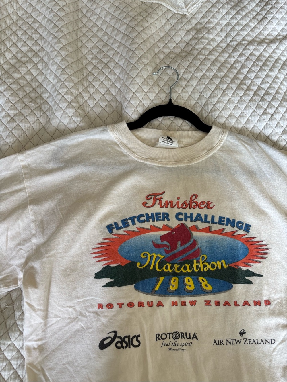 Asics White "Finisher Fletcher Challenge Marathon 1998" Graphic Tee